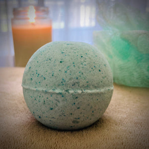 Eucalyptus and White Tea 5 oz Bath Bomb